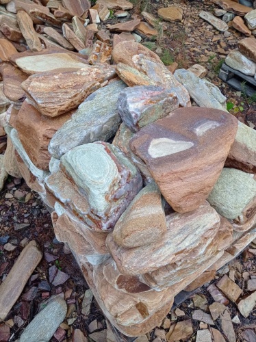 Златолит жёлтый, жёлто-зелёный глыбки и валуны для ланшафтного дизайна купить в Кабардино-Балкарской Республике