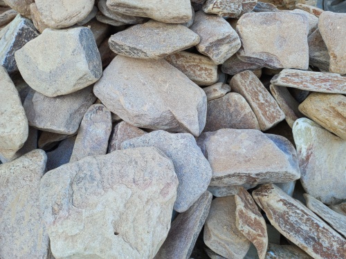 Златолит жёлтый, жёлто-зелёный глыбки и валуны для ланшафтного дизайна купить в Кабардино-Балкарской Республике