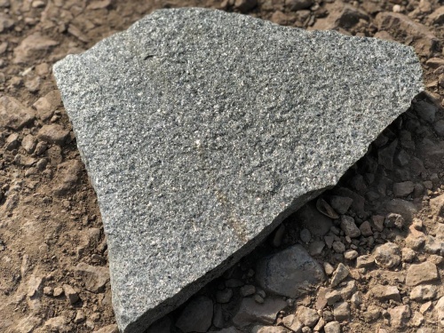 Плитняк златолит Уральский для цоколя, отмостки купить в Кабардино-Балкарской Республике