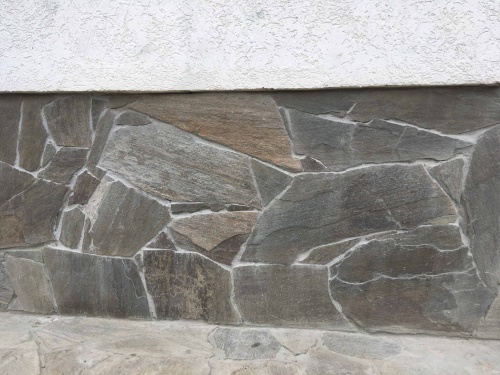 Плитняк златолит Уральский для цоколя, отмостки купить в Кабардино-Балкарской Республике