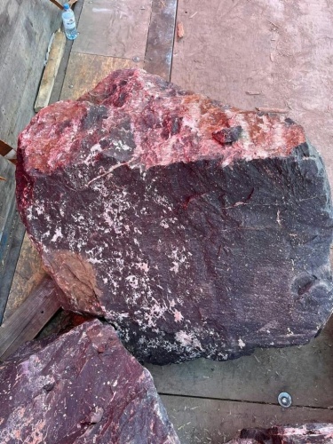 Камни для ландшафтного дизайна красно-фиолетовые 10-60 килограмм купить в Кабардино-Балкарской Республике